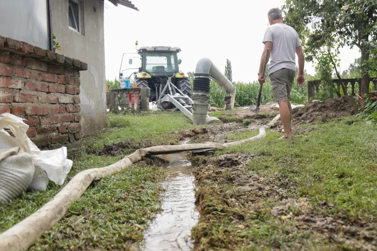 Još uvijek kritična situacija u Podravini! Ovako danas izgleda Drnje