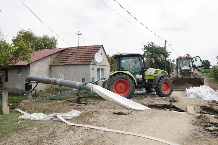 Još uvijek kritična situacija u Podravini! Ovako danas izgleda Drnje