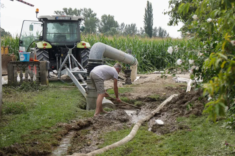 Još uvijek kritična situacija u Podravini! Ovako danas izgleda Drnje