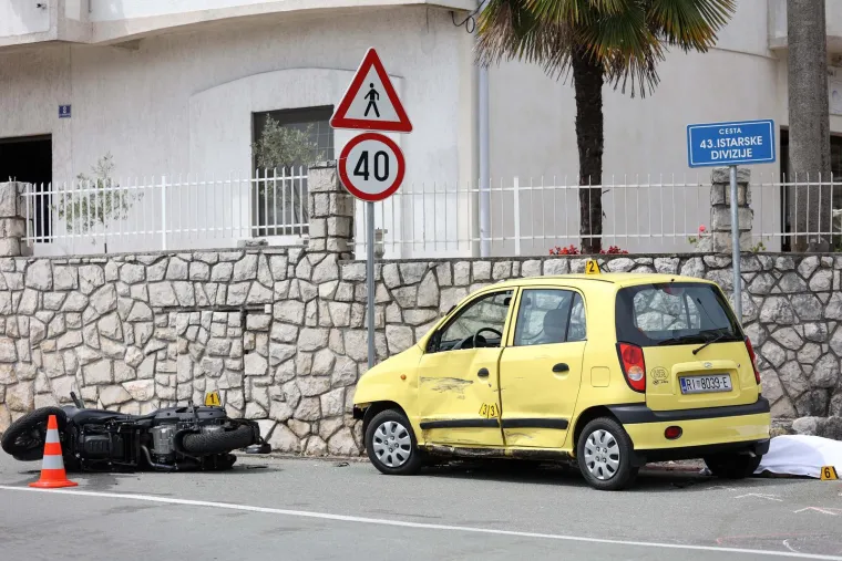 Motociklist poginuo u sudaru s automobilom