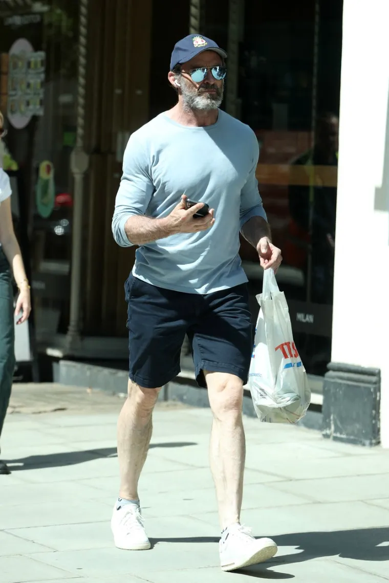 Hugh Jackman svojom pojavom rastopio obožavateljice: Privukao pažnju isklesanim mišićima i žilama na rukama