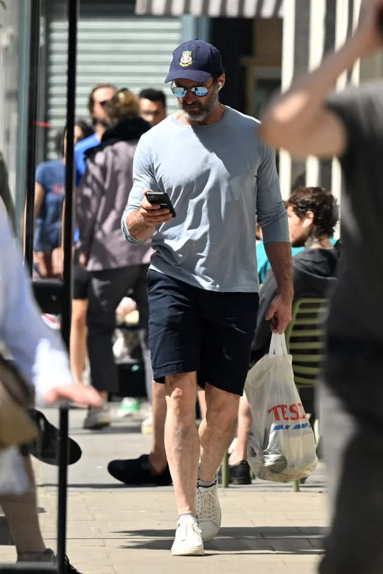 Hugh Jackman svojom pojavom rastopio obožavateljice: Privukao pažnju isklesanim mišićima i žilama na rukama