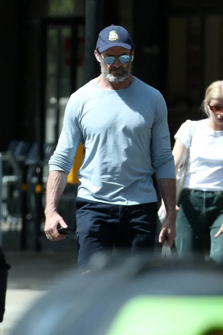 Hugh Jackman svojom pojavom rastopio obožavateljice: Privukao pažnju isklesanim mišićima i žilama na rukama