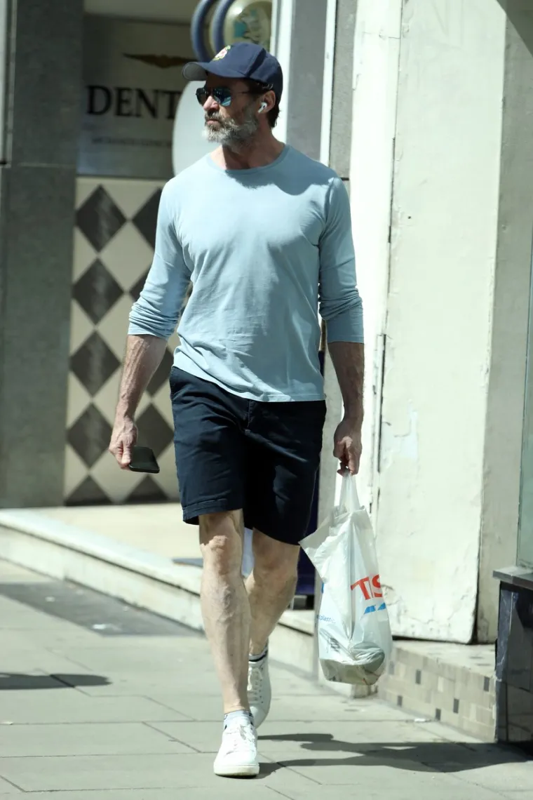 Hugh Jackman svojom pojavom rastopio obožavateljice: Privukao pažnju isklesanim mišićima i žilama na rukama