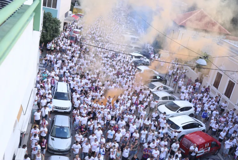 Torcidin korteo i&scaron;ao iz centra grada prema Poljudu