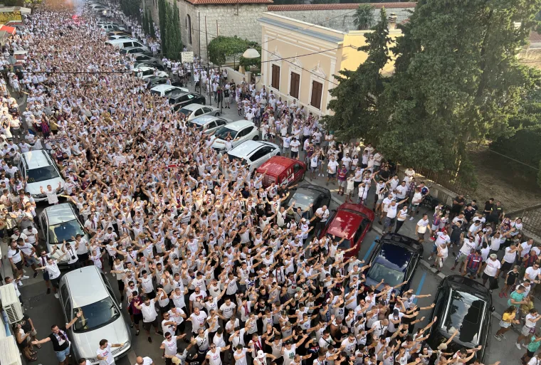 Torcidin korteo i&scaron;ao iz centra grada prema Poljudu