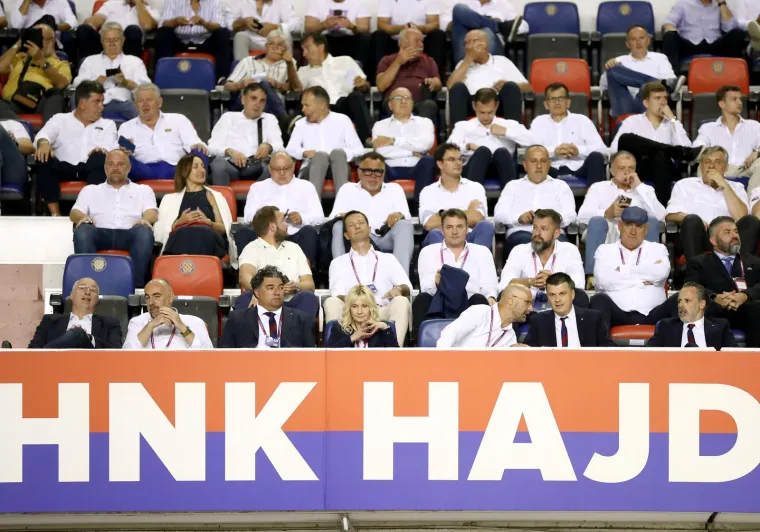 Skupila se 'krema' na krcatom Poljudu: U svečanoj loži se među legendama ukazao i biv&scaron;i trener Hajduka