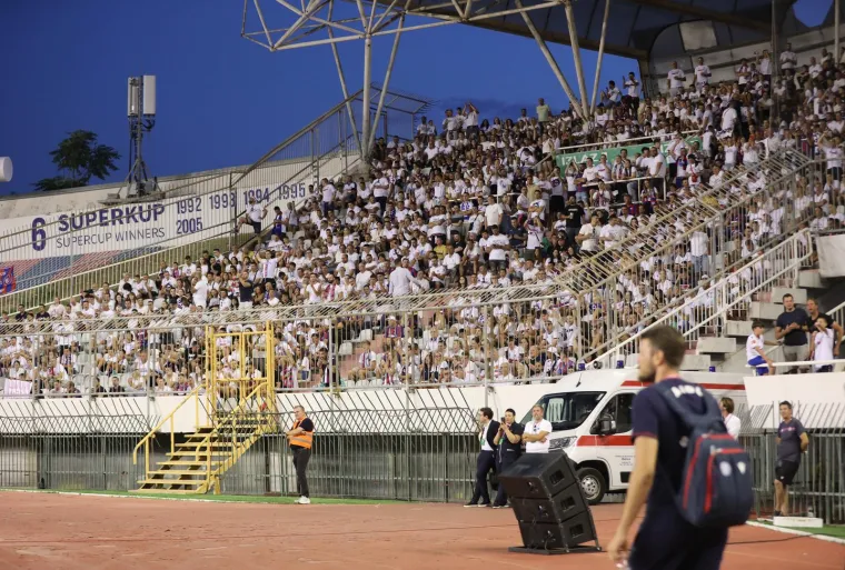 Torcida priredila koreografiju po uzoru na popularnu igricu, a pogledajte gdje su se to smjestili neki navijači Hajduka
