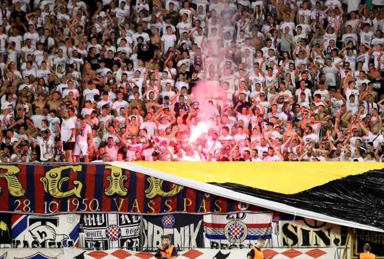 Torcida se na krcatom Poljudu sjetila Knina, pa zapjevala: 'Neka svako dijete mrzi Partizan'