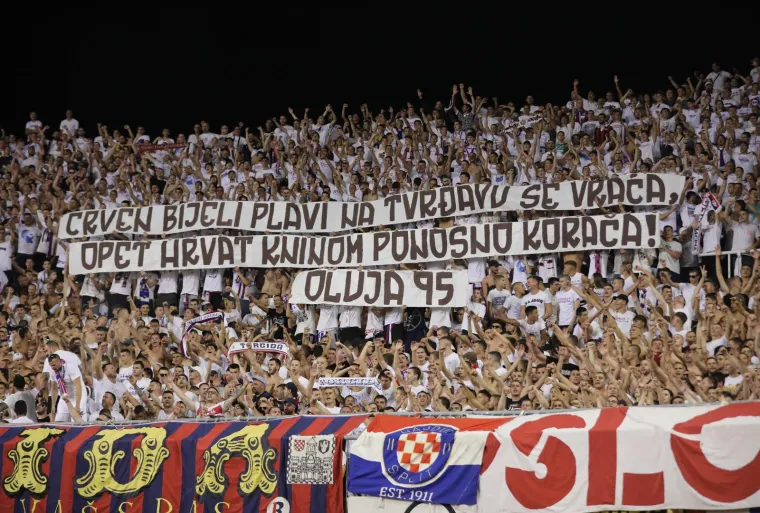Torcida se na krcatom Poljudu sjetila Knina, pa zapjevala: 'Neka svako dijete mrzi Partizan'