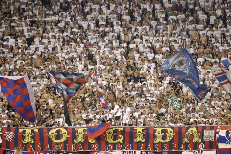 Torcida se na krcatom Poljudu sjetila Knina, pa zapjevala: 'Neka svako dijete mrzi Partizan'