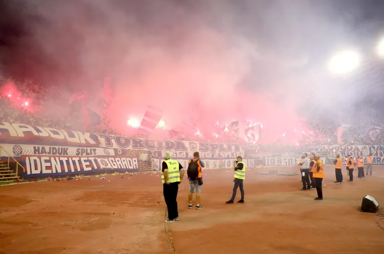 Spektakularna koreografija na Poljudu: Torcida poslala jasnu poruku