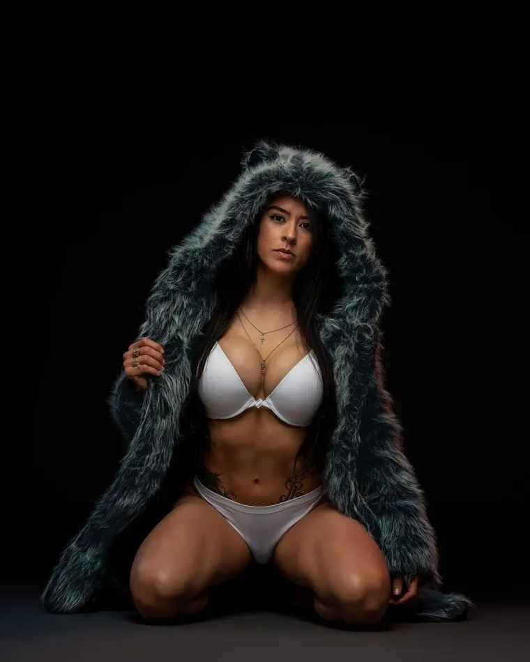 MMA zvijezda zavlada i OnlyFansom: Vrućim objavama stalno provocira, ne srami se skinuti vi&scaron;ak krpica