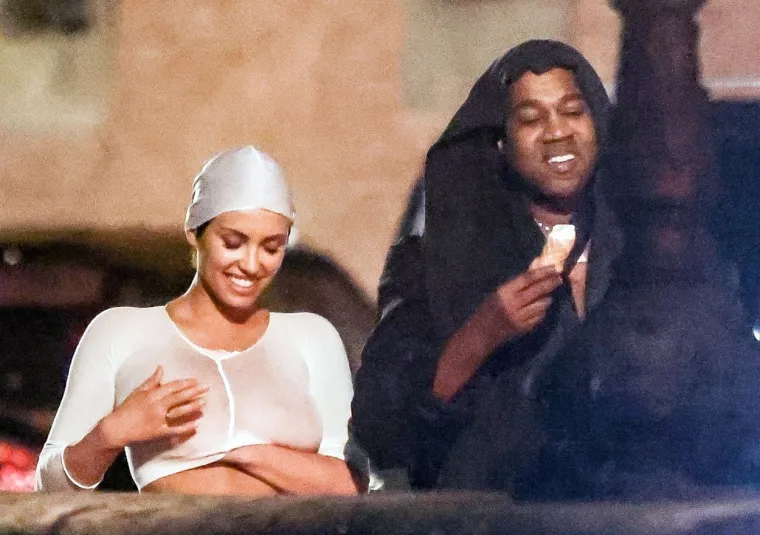 Kanye West i Bianca tumarali bosi po Italiji: Obukla je prozirne tajice kao topić, a onda joj je provirila i guza