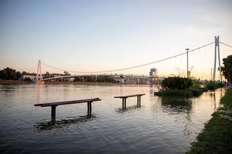 Drava se prelila na osječku šetnicu, ali veći problemi se ne očekuju