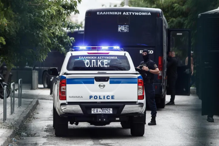 FOTO I posljednja skupina privedenih Hrvata u Ateni izlazi pred sudskog istražitelja