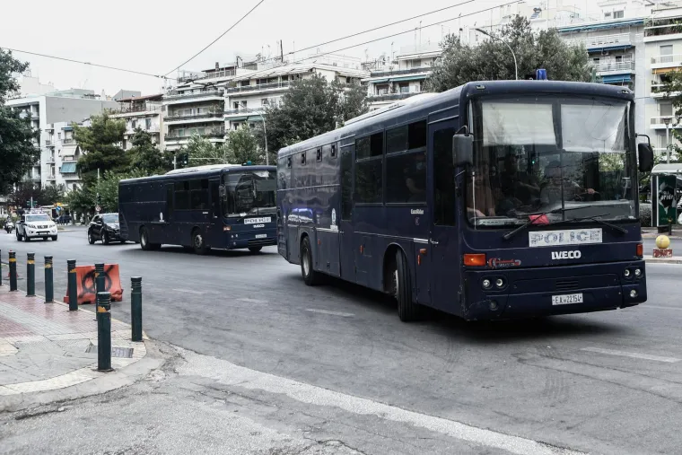 FOTO I posljednja skupina privedenih Hrvata u Ateni izlazi pred sudskog istražitelja