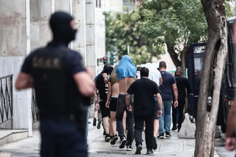 FOTO I posljednja skupina privedenih Hrvata u Ateni izlazi pred sudskog istražitelja