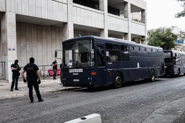 FOTO I posljednja skupina privedenih Hrvata u Ateni izlazi pred sudskog istražitelja