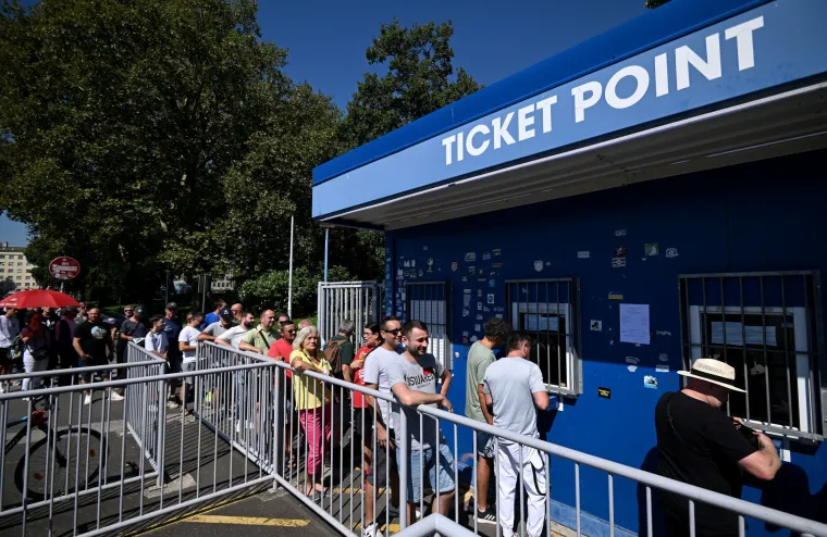 Sjever dolje je već rasprodan, a mnogi navijači danas su pohrili u Maksimir po ulaznicu
