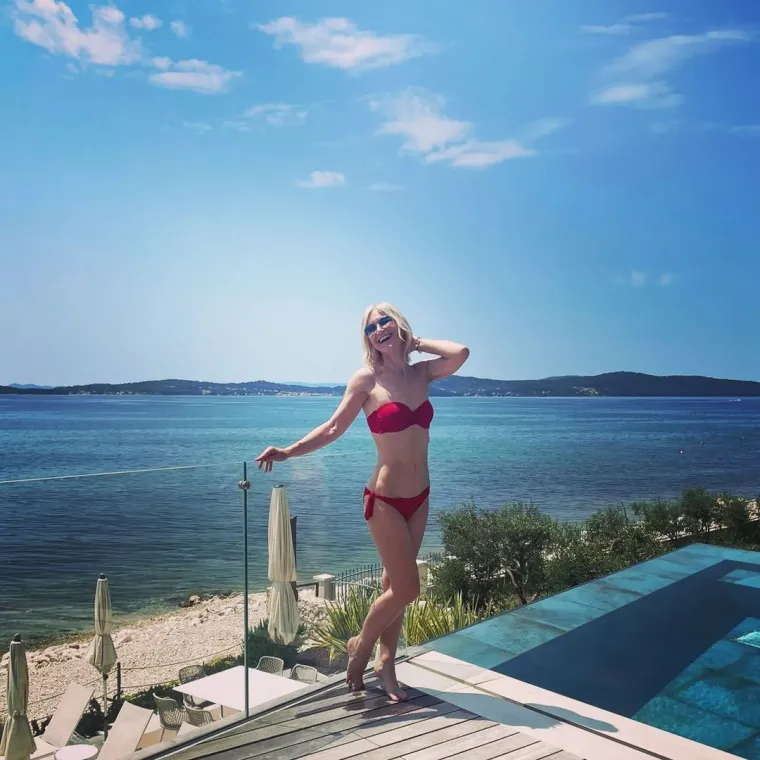Uršula Tolj u minijaturnom bikiniju iznenadila fanove mladolikim izgledom: 'Izgledaš kao da ti je 30, imaš top tijelo'