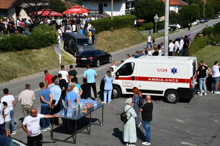 Tuga i bol na posljednjem ispraćaju žrtve monstruma iz Gradačca: Stotine se došle oprostiti od brutalno ubijene Nizame