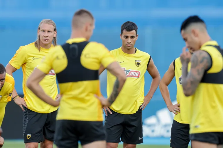 Oko stadiona opsadno stanje, a na travnjaku sjajna atmosfera: Domagoj Vida nije skidao osmjeh s lica