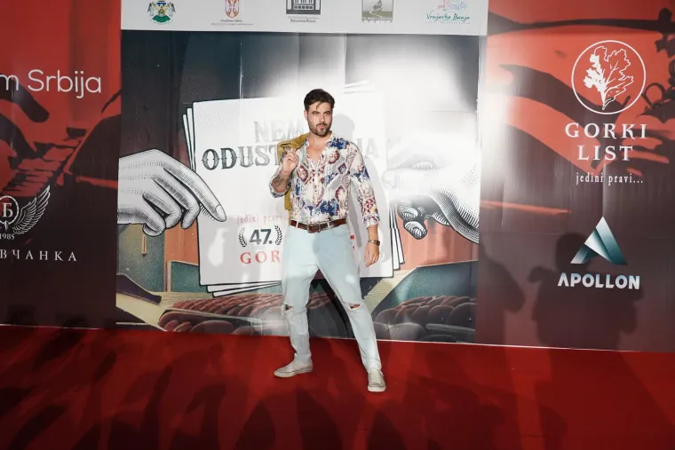 Film 'Tko živ, tko mrtav' privukao poznate: Glumice zasjale kao u Hollywoodu, a ukazao se nakon dugo vremena i - Neme&scaron;