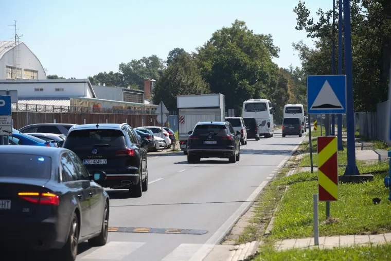 Grci stigli u Zagreb na utakmicu s Dinamom: Zračnu luku napustili pod jakim policijskim osiguranjem