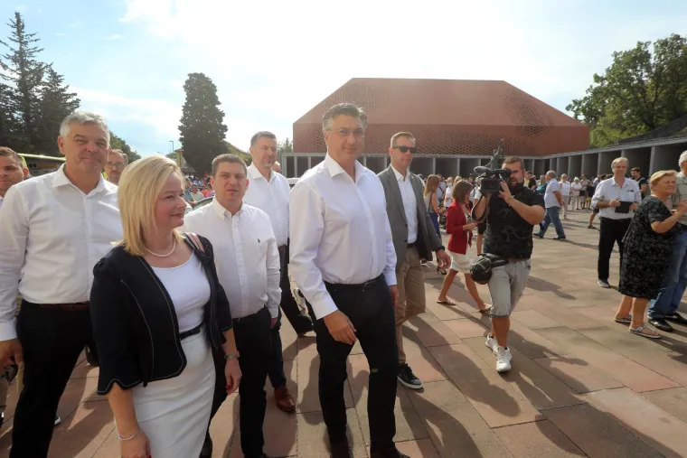 Svečano i skrušeno u Sinju! Tisuće ljudi okupilo se na proslavi blagdana Velike Gospe
