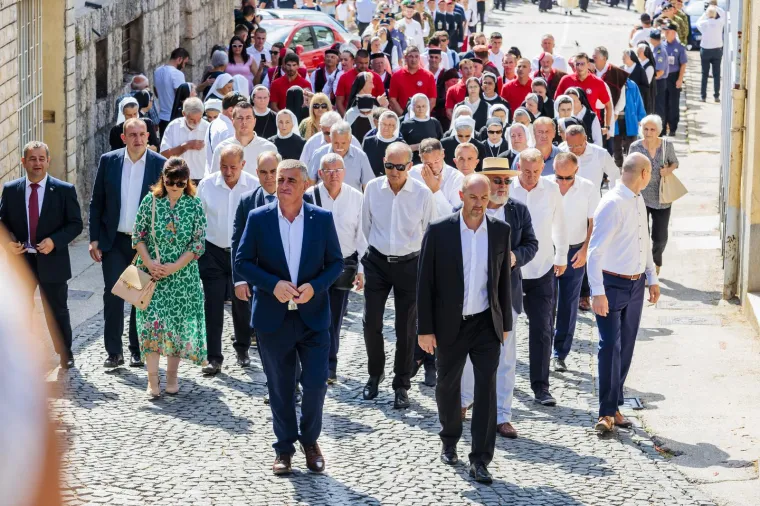 Svečano i skrušeno u Sinju! Tisuće ljudi okupilo se na proslavi blagdana Velike Gospe