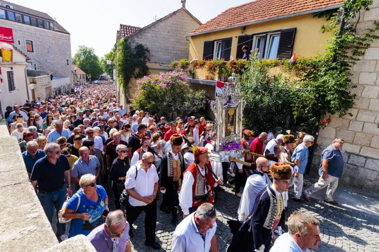Svečano i skrušeno u Sinju! Tisuće ljudi okupilo se na proslavi blagdana Velike Gospe