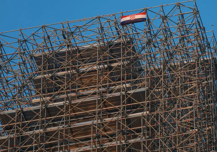 Zagrebačka katedrala 'okovana' je skelama, a pojavila se i hrvatska zastava: Pogledajte kako sada izgleda
