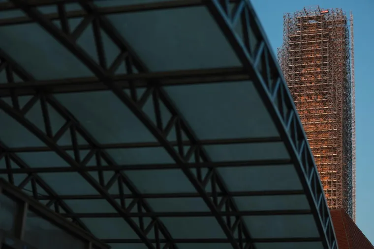 Zagrebačka katedrala 'okovana' je skelama, a pojavila se i hrvatska zastava: Pogledajte kako sada izgleda