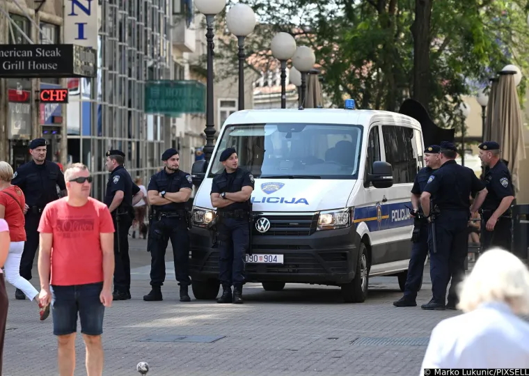 A evo kako to izgleda u centru grada: Zagreb pod opsadnim stanjem, policija na svakom uglu pazi kako bi sve proteklo u miru