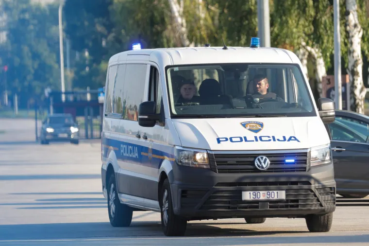 A evo kako to izgleda u centru grada: Zagreb pod opsadnim stanjem, policija na svakom uglu pazi kako bi sve proteklo u miru