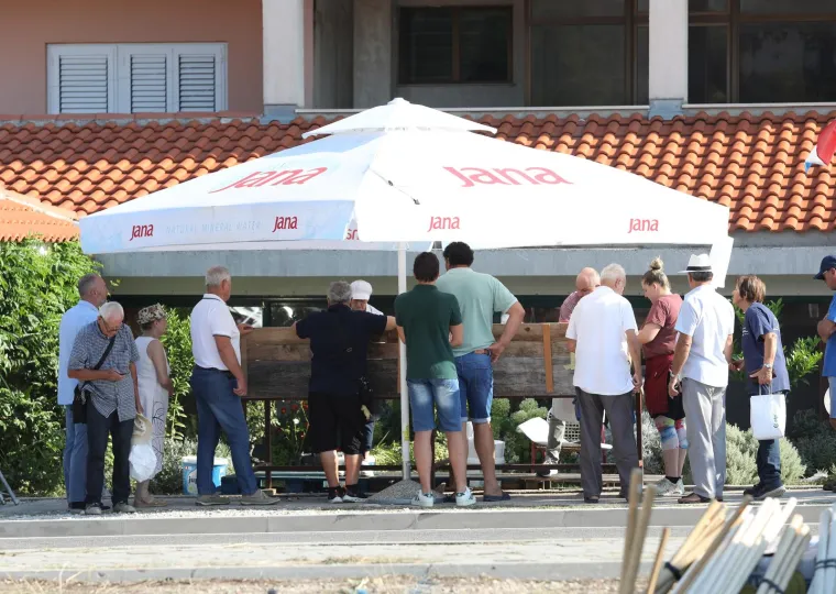 Janjetina za 40 eura, velike gužve i brojni suveniri. Ovako se u Vrpolju slavi Velika Gospa