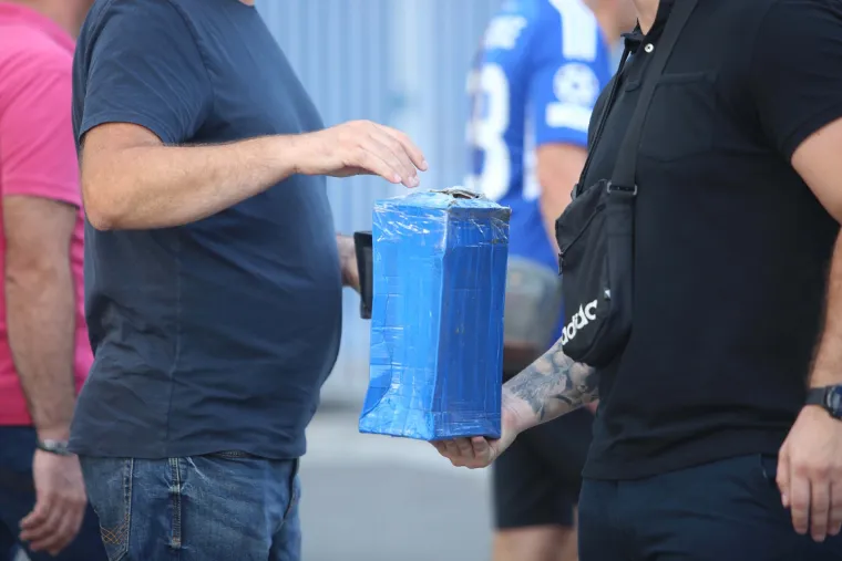 Na Sjeveru se skupljaju donacije za pomoć uhićenim Boysima, jedan navijač bio je vrlo velikodu&scaron;an