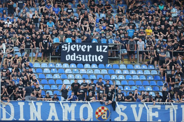 Na utakmici Dinama i AEK-a pojavile su se poznate face, a znate li u čijem je dru&scaron;tvu snimljen Dario &Scaron;imić?