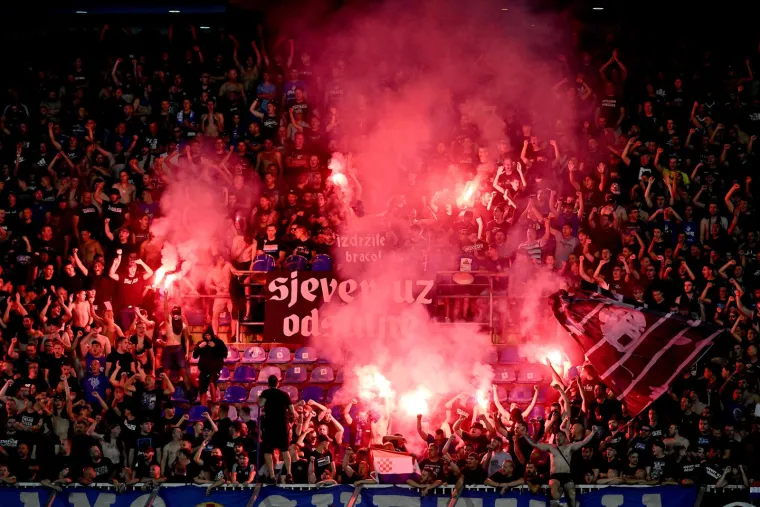 Boysi se nisu mogli suzdržati: Pogledajte &scaron;to su napravili na utakmici s AEK-om, kazna će biti drakonska