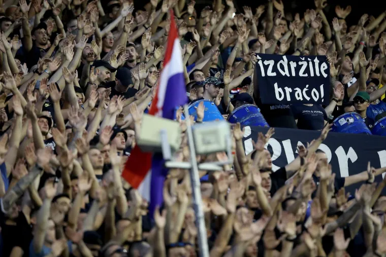 Boysi se nisu mogli suzdržati: Pogledajte &scaron;to su napravili na utakmici s AEK-om, kazna će biti drakonska