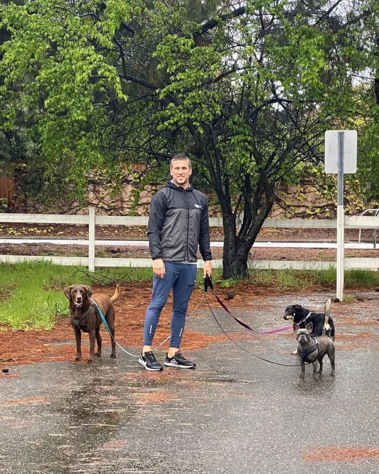 Crnogorac s kojim spajaju Severinu lani se udvarao 30 godina mlađoj Divčevoj kćeri: Kad je Vlade saznao, letjele su &scaron;ake