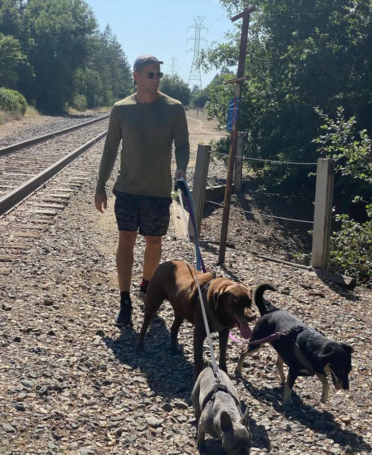 Crnogorac s kojim spajaju Severinu lani se udvarao 30 godina mlađoj Divčevoj kćeri: Kad je Vlade saznao, letjele su &scaron;ake