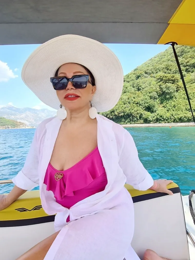 Neda Ukraden za rođendan počastila atraktivnom pozom u badiću: Koliko je to napunila? Nitko joj ne bi dao ove godine