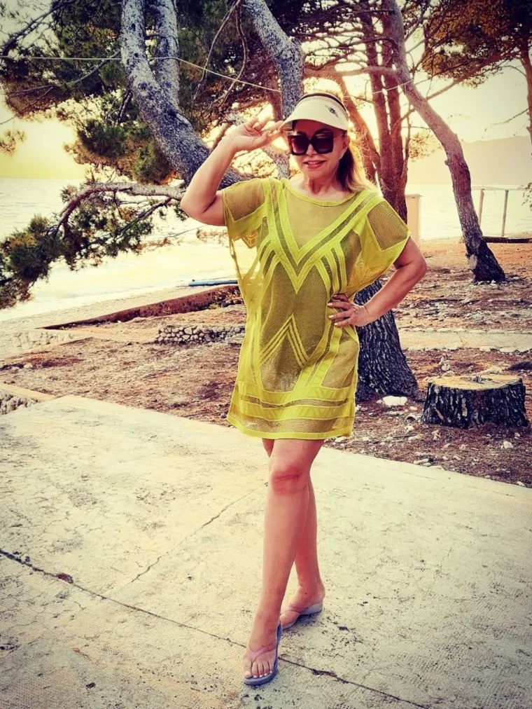 Neda Ukraden za rođendan počastila atraktivnom pozom u badiću: Koliko je to napunila? Nitko joj ne bi dao ove godine