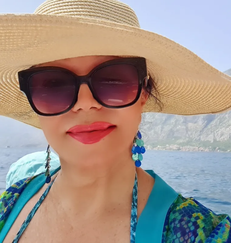 Neda Ukraden za rođendan počastila atraktivnom pozom u badiću: Koliko je to napunila? Nitko joj ne bi dao ove godine