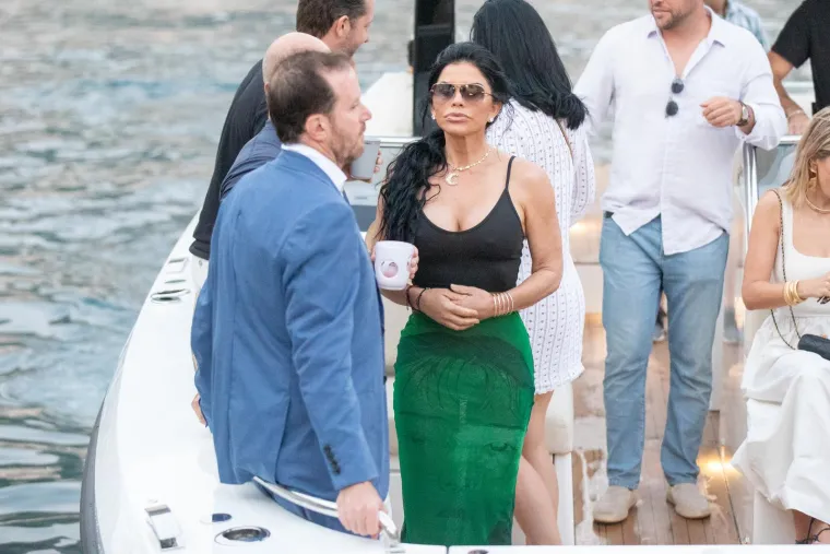 Jeff Bezos sa zaručnicom Lauren Sanchez prošetao Stradunom: Na večeru ih je pratilo nekoliko tjelohranitelja