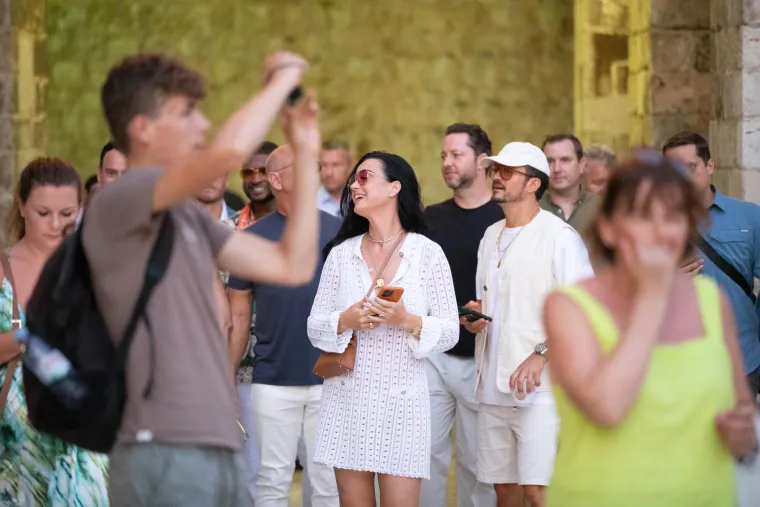 Orlando Bloom i Katy Perry osvanuli u Dubrovniku, i to u društvu Jeffa Bezosa i Lauren Sanchez: Nisu izgledali raspoloženo...