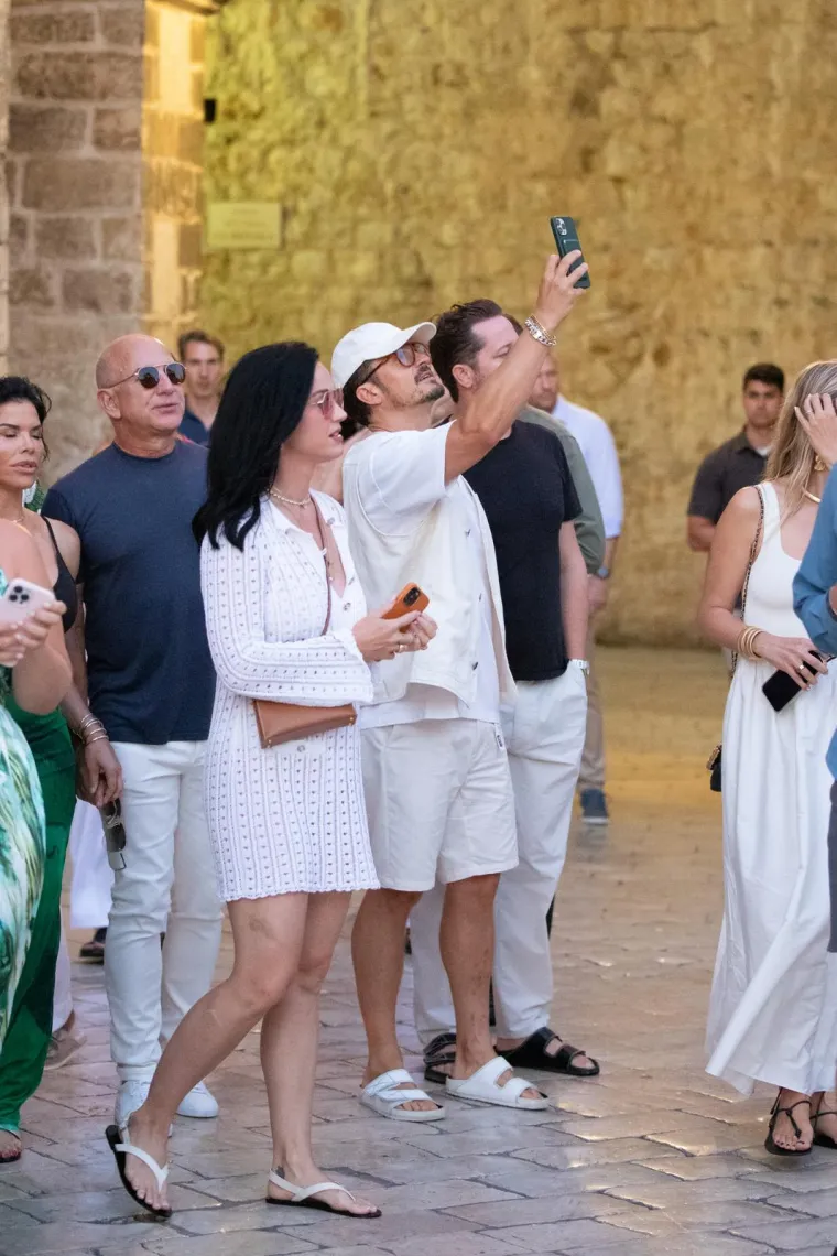 Orlando Bloom i Katy Perry osvanuli u Dubrovniku, i to u društvu Jeffa Bezosa i Lauren Sanchez: Nisu izgledali raspoloženo...