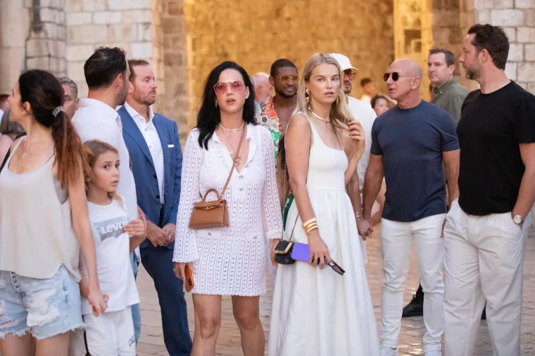 Orlando Bloom i Katy Perry osvanuli u Dubrovniku, i to u društvu Jeffa Bezosa i Lauren Sanchez: Nisu izgledali raspoloženo...